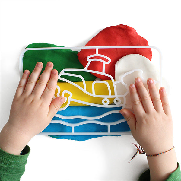 Set di pasta soffice da modellare, 5 panetti, 1 maxi sagoma barca, 6 accessori creativi, 1 tovaglietta.. PRIMO MOROCOLOR